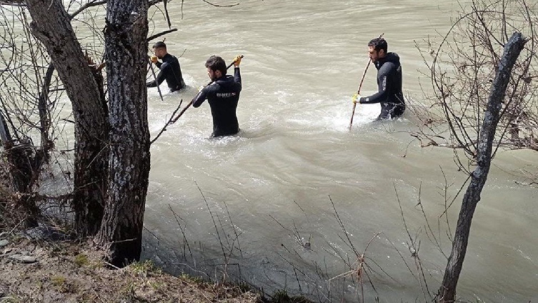 Munzur Çayı'nda kaybolan gençleri arama çalışmalarında 3. gün